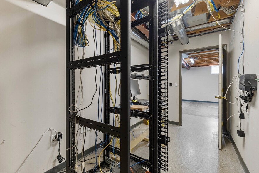 More Photos Of 1450 E Ridge Rd, Rochester Freestanding For Sale