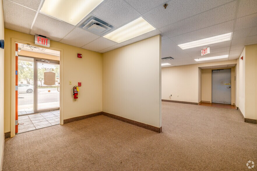 More Photos Of 4507 36th St, Orlando Service For Lease