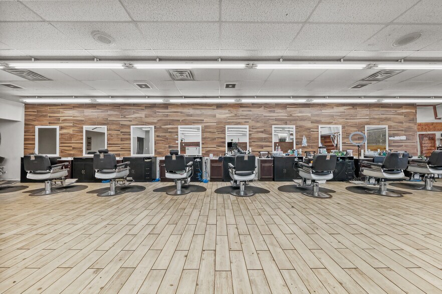 More Photos Of 680 E Market St, Akron Loft Creative Space For Sale