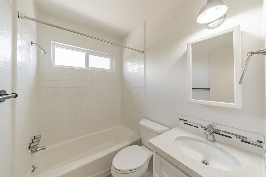 More Photos Of 3759 W 182nd St, Torrance Multifamily For Sale