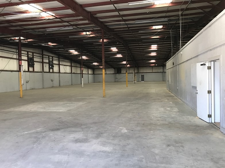 More Photos Of 10101 General Dr, Orlando Warehouse For Lease