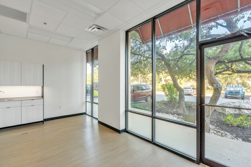 More Photos Of 2610 Tpc Pky, San Antonio Storefront For Lease