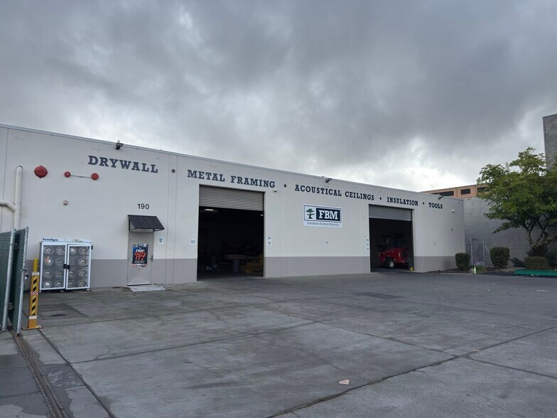 More Photos Of 210 Classic Ct, Rohnert Park Warehouse For Lease