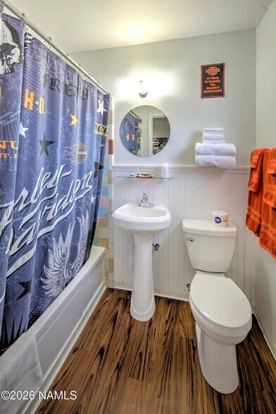 More Photos Of 2141 W 3rd St, Winslow Hotel For Sale