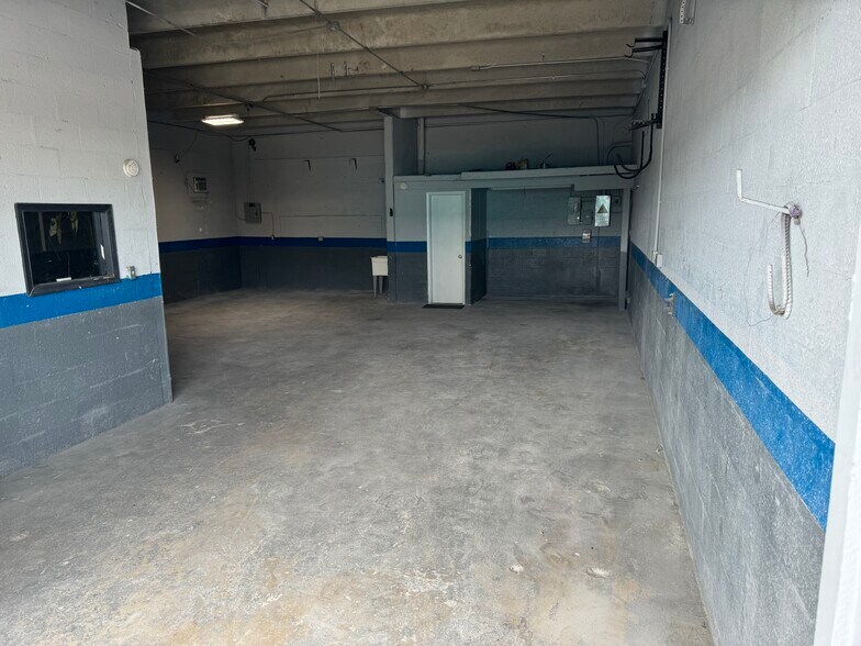 More Photos Of 5791 Plunkett St, Hollywood Light Manufacturing For Lease