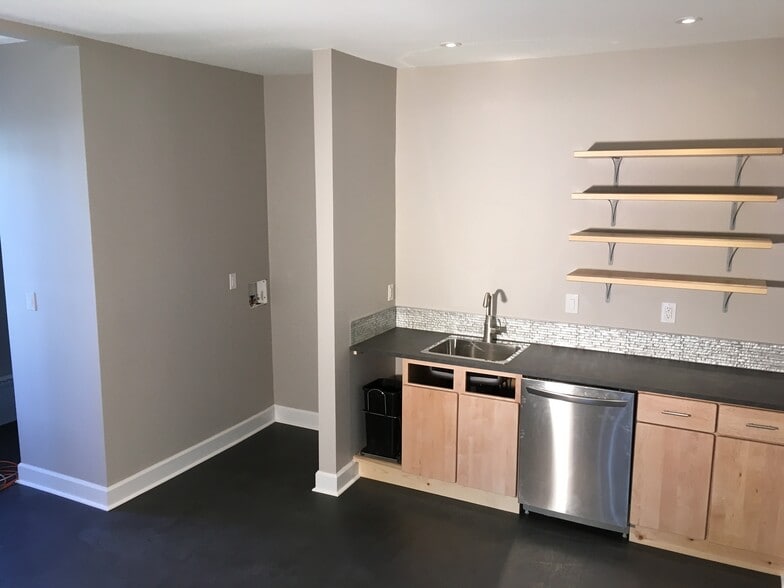 More Photos Of 900 S Jason St, Denver Flex For Sale