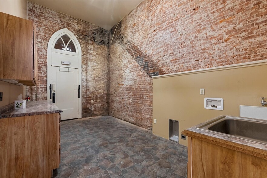 More Photos Of 127-131 W Market St, Cadiz Storefront Retail Residential For Sale