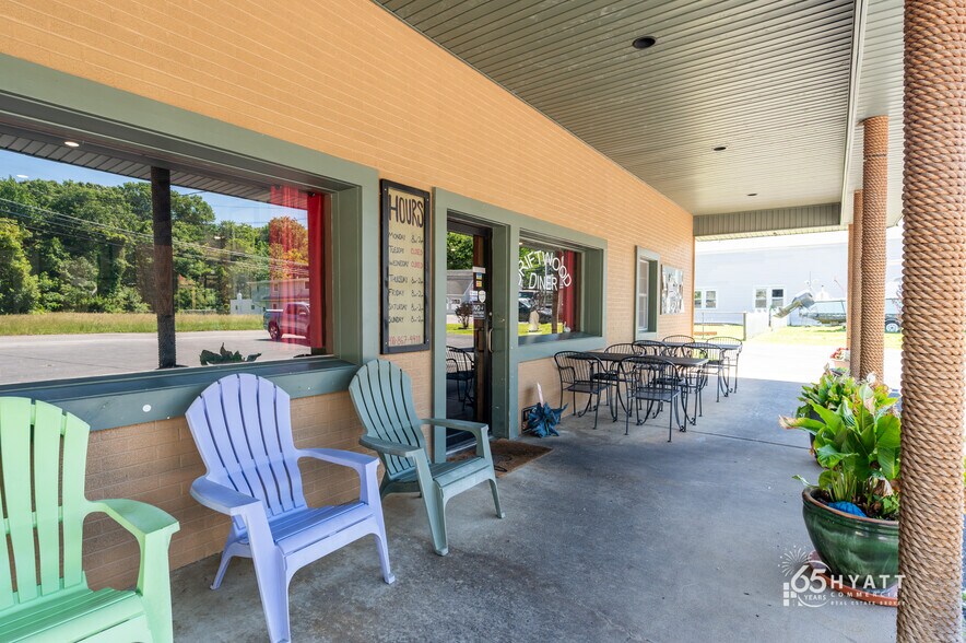 More Photos Of 1466 Snug Harbor Rd, Shady Side Storefront Retail Residential For Sale