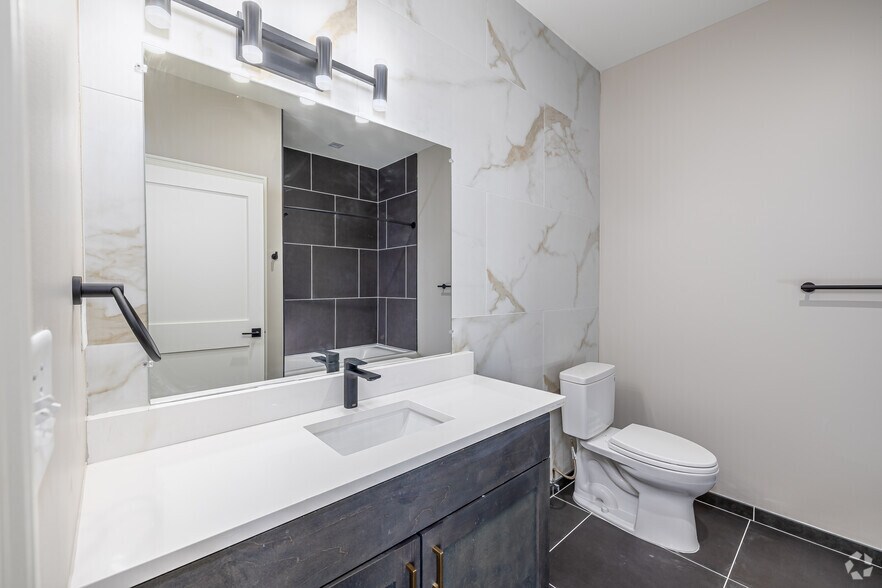 More Photos Of 920-924 Farmington Ave, West Hartford Apartments For Lease