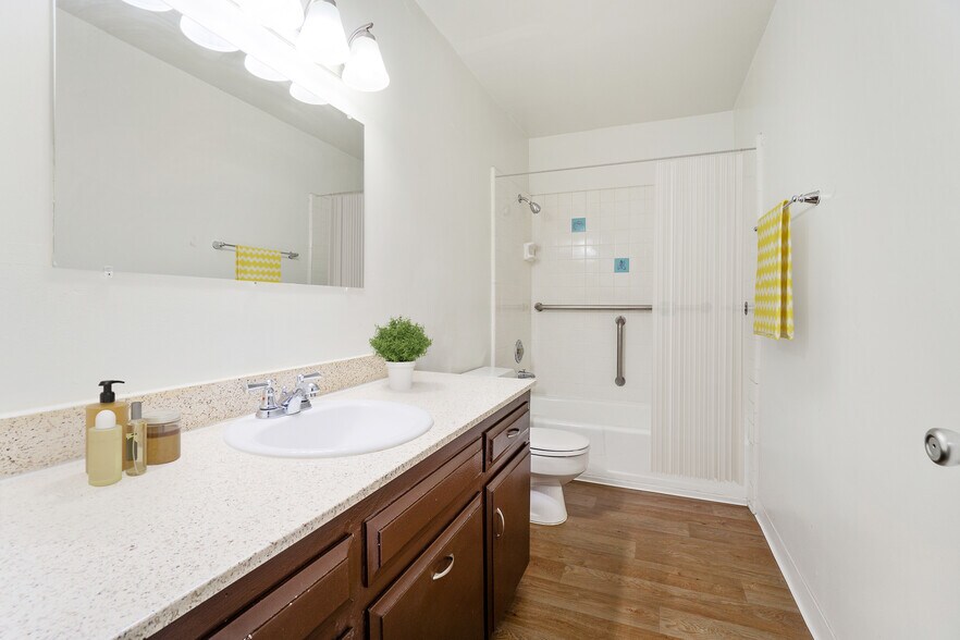 More Photos Of 5055 73rd St, San Diego Apartments For Sale