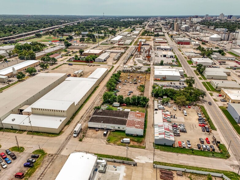 More Photos Of 925 E 19th St, Wichita Warehouse For Sale