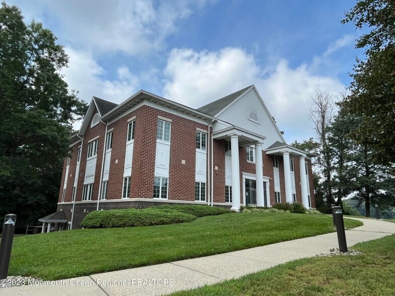 2 Hance Ave  