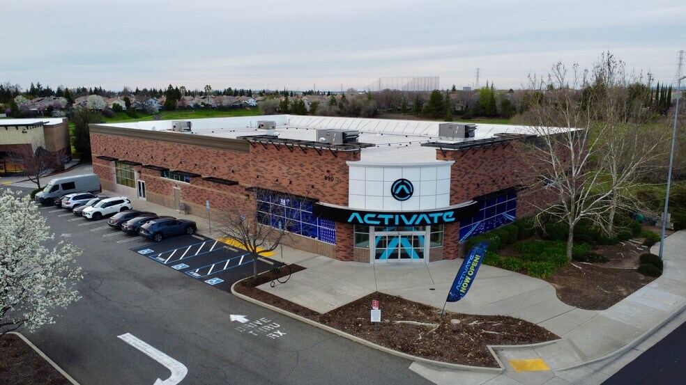 More Photos Of 990 Pleasant Grove Blvd, Roseville Unknown For Lease