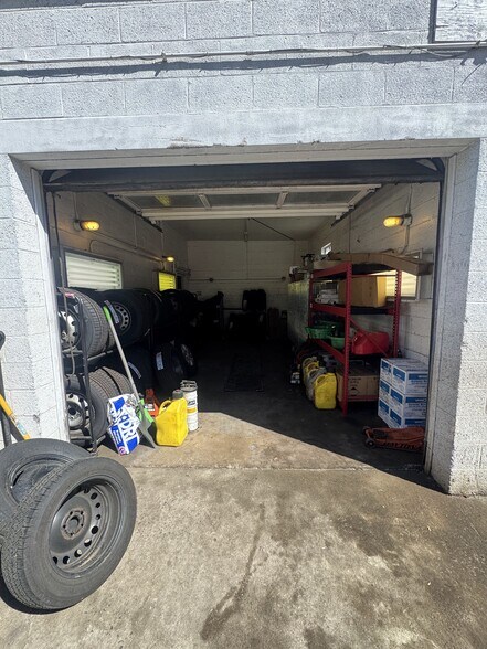 More Photos Of 275 Front Ave, West Haven Auto Repair For Sale