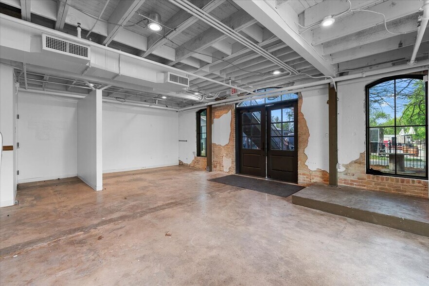 More Photos Of 117 East St, Hutto Loft Creative Space For Sale