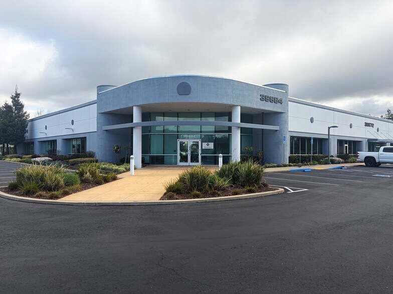 Primary Photo Of 39660-39684 Eureka Dr, Newark Light Manufacturing For Lease
