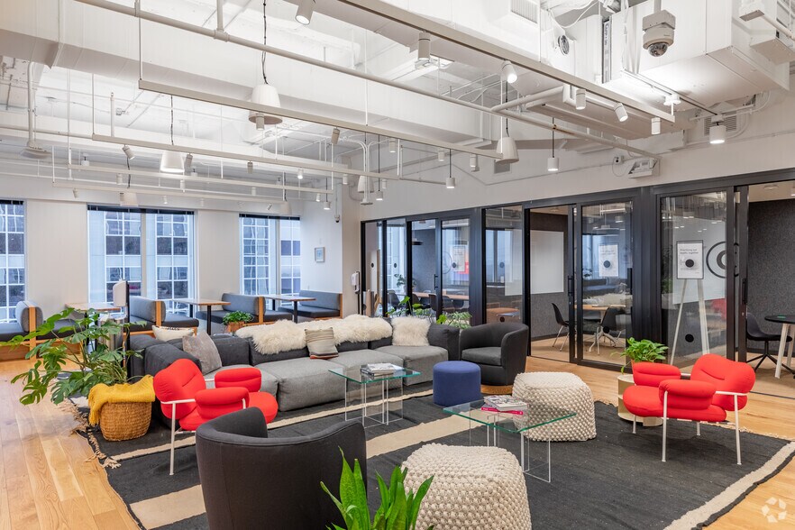 More Photos Of 3280 Peachtree Rd NE, Atlanta Office For Lease