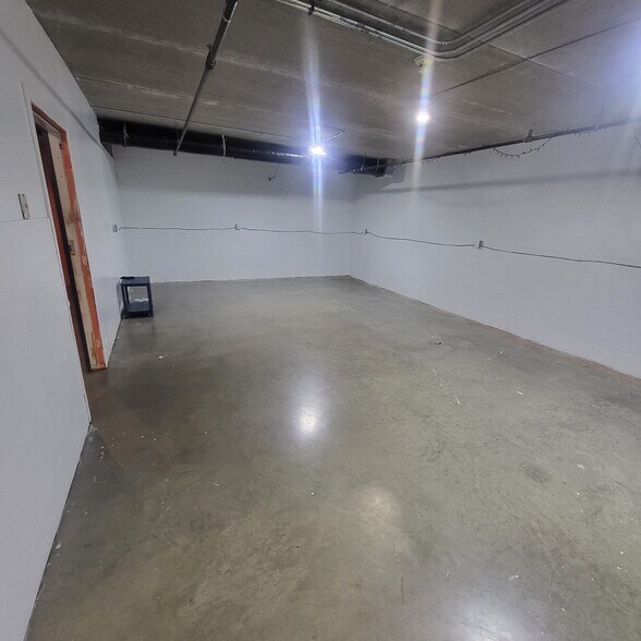 More Photos Of 602 S Rum River Dr, Princeton Freestanding For Lease