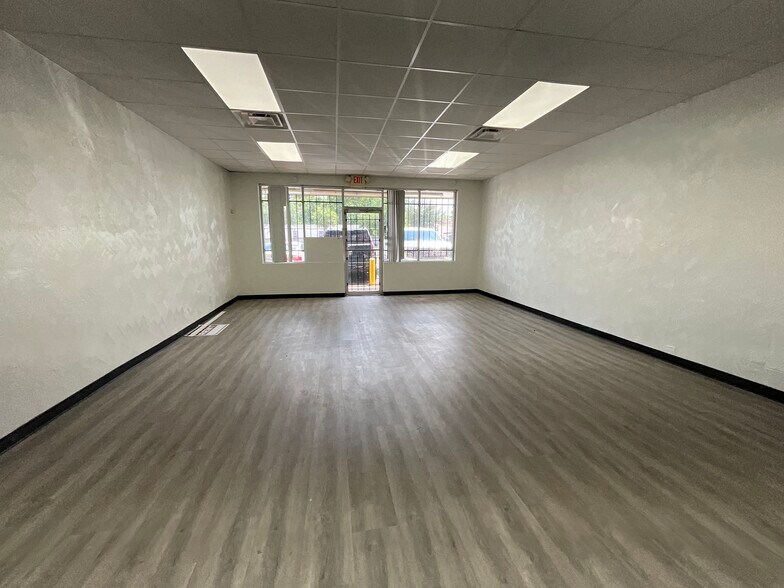 More Photos Of 6513 Tidwell Rd, Houston Storefront For Lease