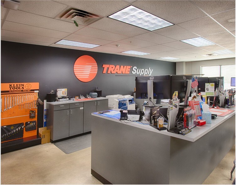 More Photos Of 67 Inverness Dr E, Englewood Light Distribution For Sale