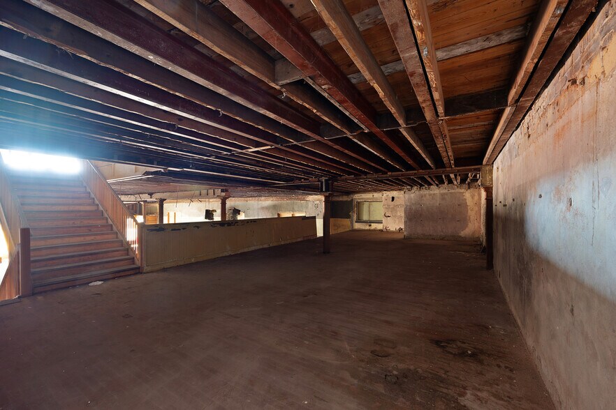 More Photos Of 214-216 N Liberty St, Jackson Storefront Retail Office For Lease