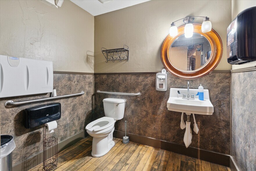 More Photos Of 115 NW 1st St, Trenton Restaurant For Sale