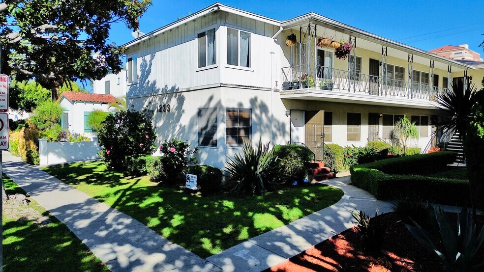 Primary Photo Of 1233 14th St, Santa Monica Apartments For Sale