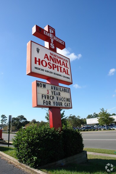 More Photos Of 1881 N Martin Luther King Jr Blvd, Tallahassee Veterinarian Kennel For Lease