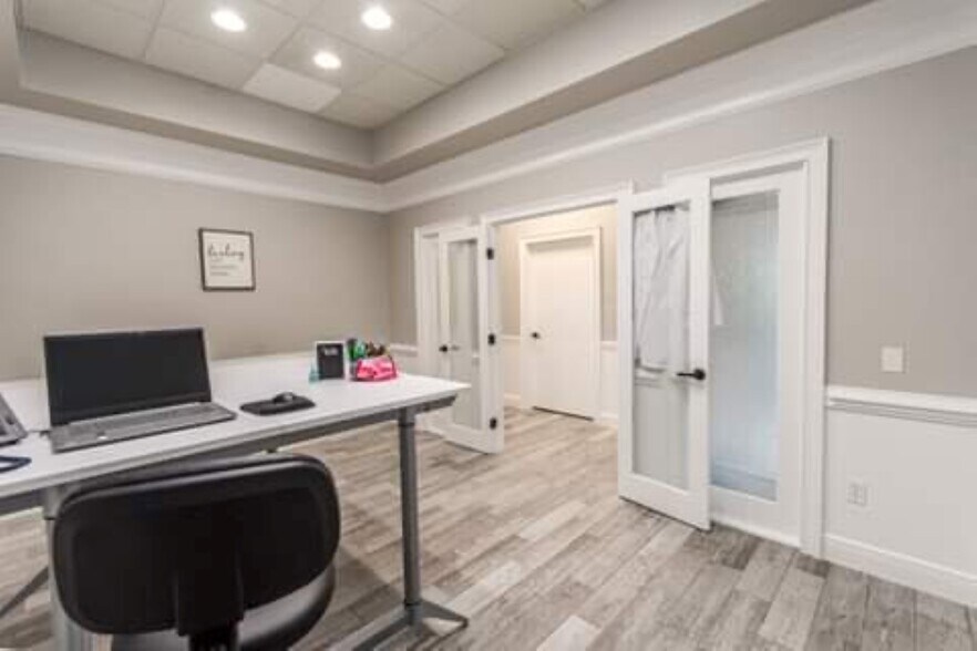 More Photos Of 1140 SW Bascom Norris Dr, Lake City Medical For Lease