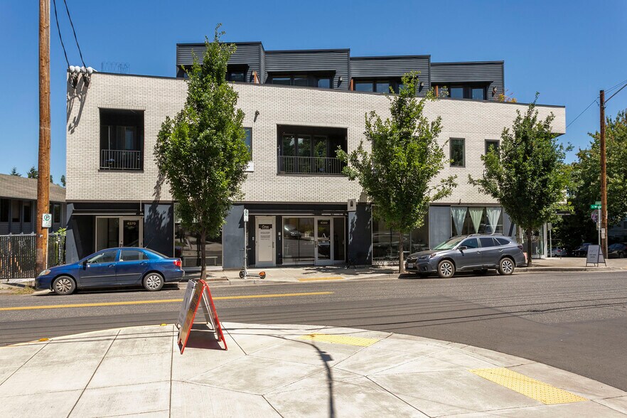 More Photos Of 1407 SE Cora St, Portland Restaurant For Sale