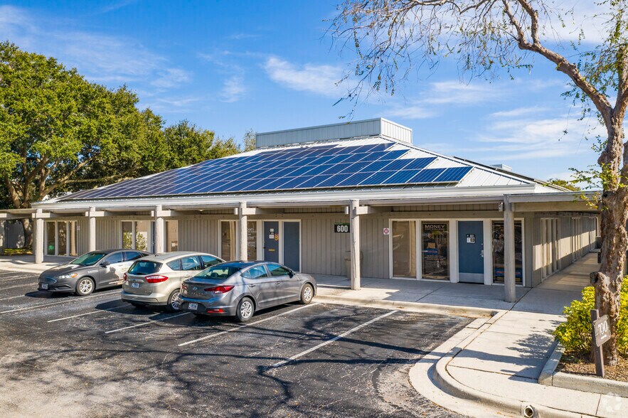 More Photos Of 2901 W Busch Blvd, Tampa Unknown For Lease