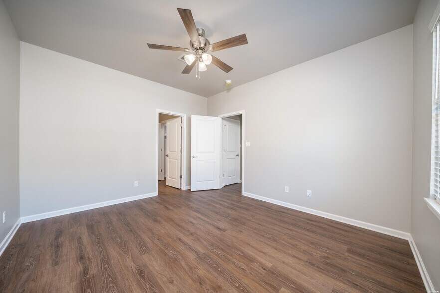 More Photos Of 102 & 106 Cheyenne St, Hot Springs National Park Apartments For Sale