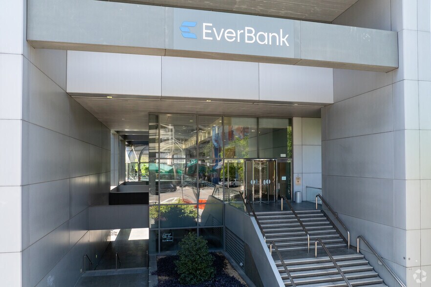 More Photos Of 301 W Bay St, Jacksonville Office For Sale