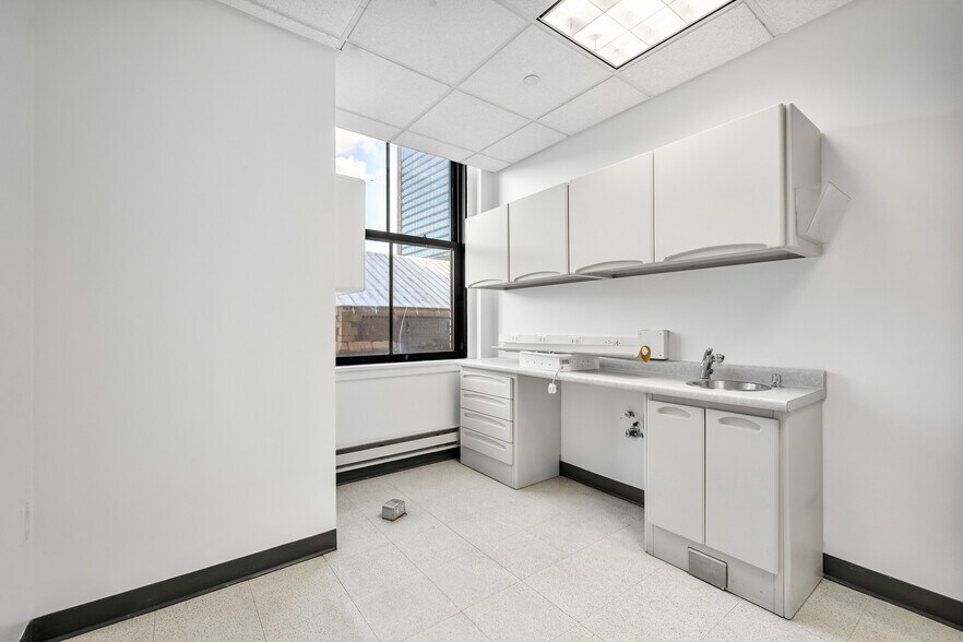 More Photos Of 1 Hanson Pl, Brooklyn Apartments For Sale