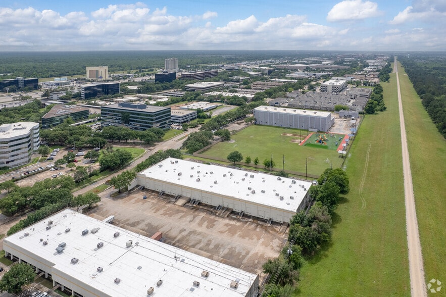 More Photos Of 15740 Park Row, Houston Unknown For Lease
