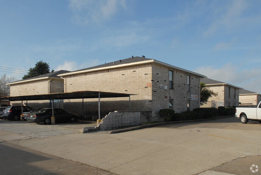 Primary Photo Of 9203 Bellaire Blvd, Houston Apartments For Lease