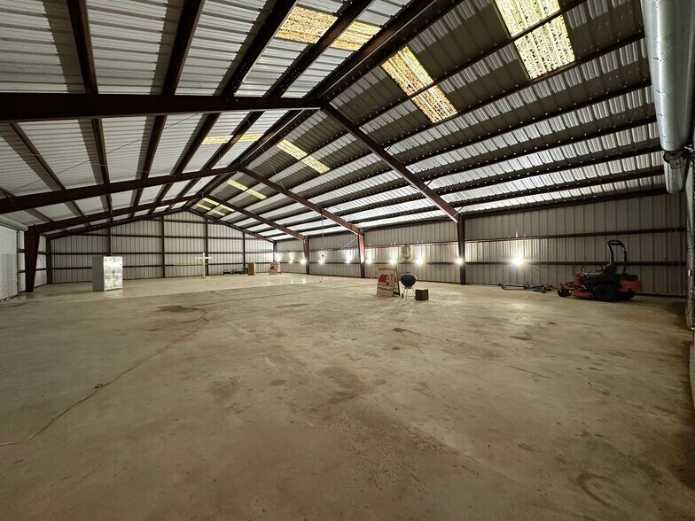 More Photos Of 3972 Millside Rd, Laurel Hill Industrial For Lease