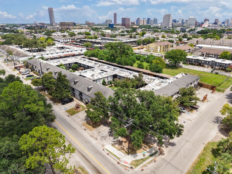 More Photos Of 3015 Greenridge Dr, Houston Apartments For Sale