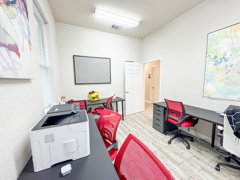 More Photos Of 15901 Central Commerce Dr, Pflugerville Office For Lease