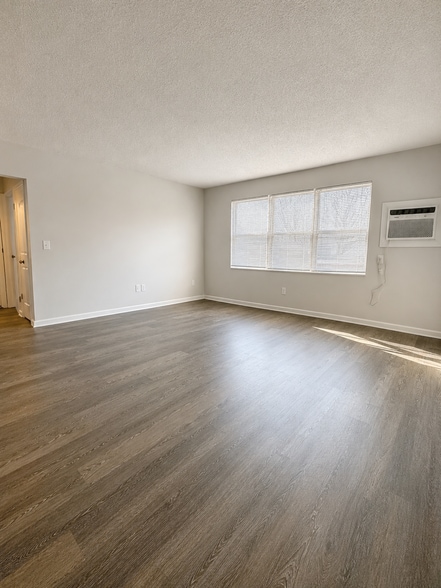 More Photos Of , Washington Multifamily For Sale