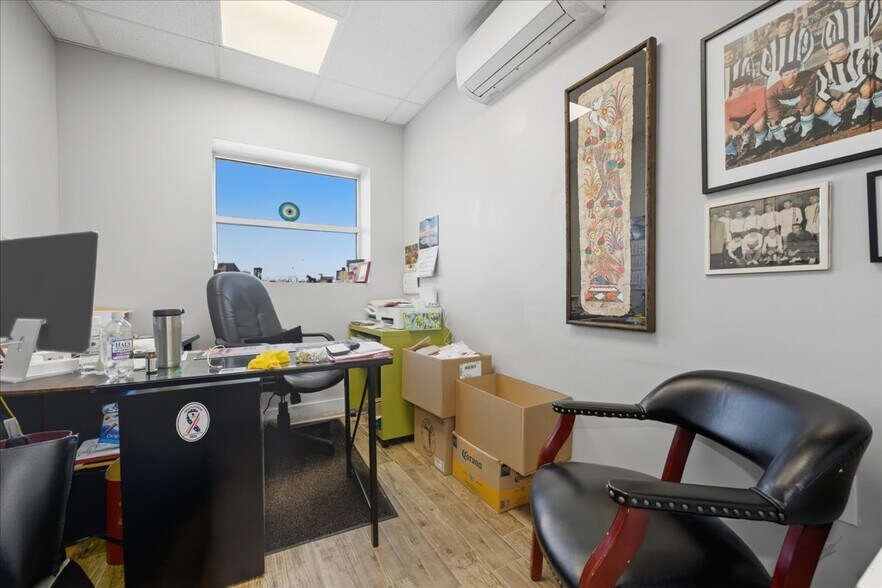 More Photos Of 12 Lido Blvd, Point Lookout Service Station For Sale