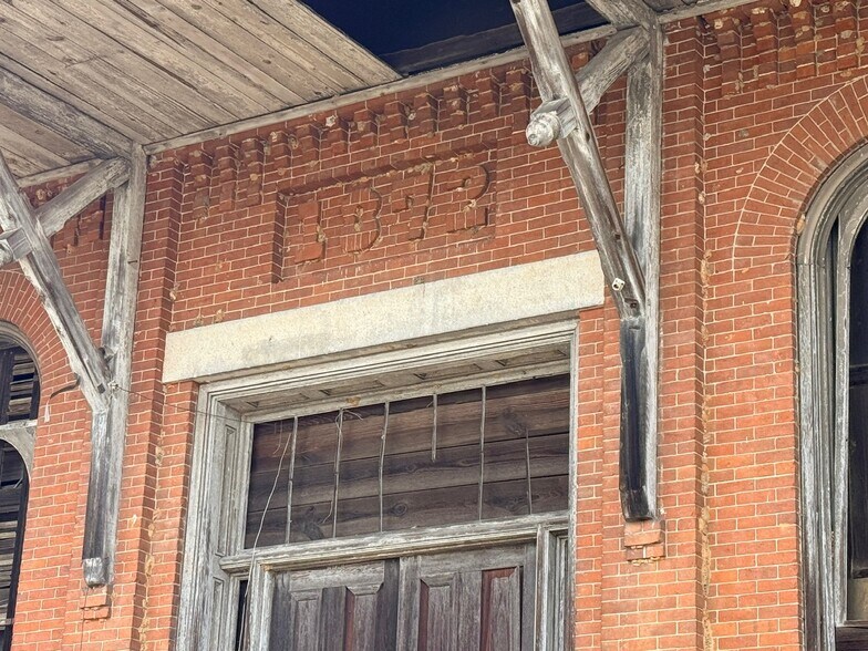 More Photos Of 300 S Randolph Ave, Eufaula Industrial For Sale