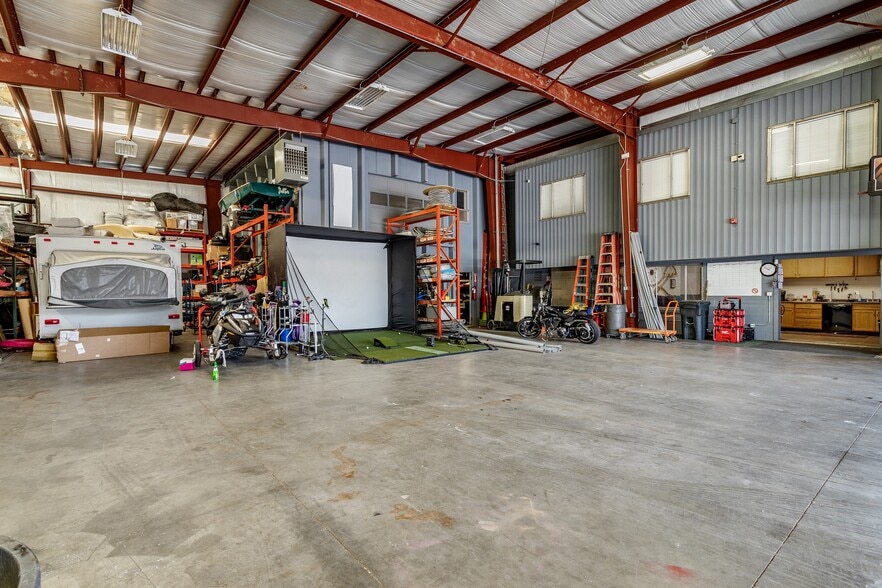 More Photos Of 3535 S Irving St, Sheridan Warehouse For Lease