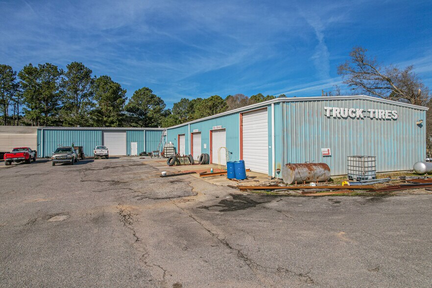 More Photos Of 319 W College St, Columbiana General Retail For Sale