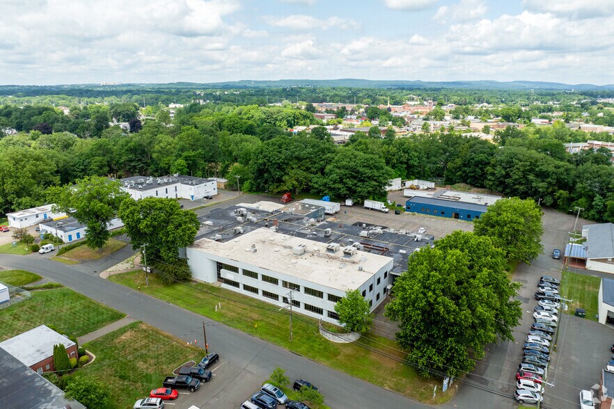 More Photos Of 705 N Mountain Rd, Newington Office For Lease