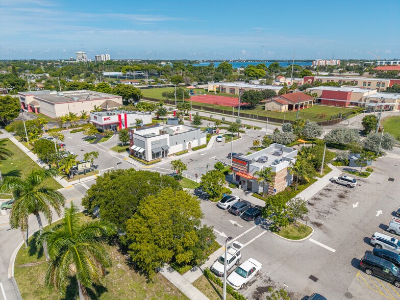 Primary Photo Of 1225 Palm Beach Lakes Blvd, West Palm Beach Fast Food For Sale