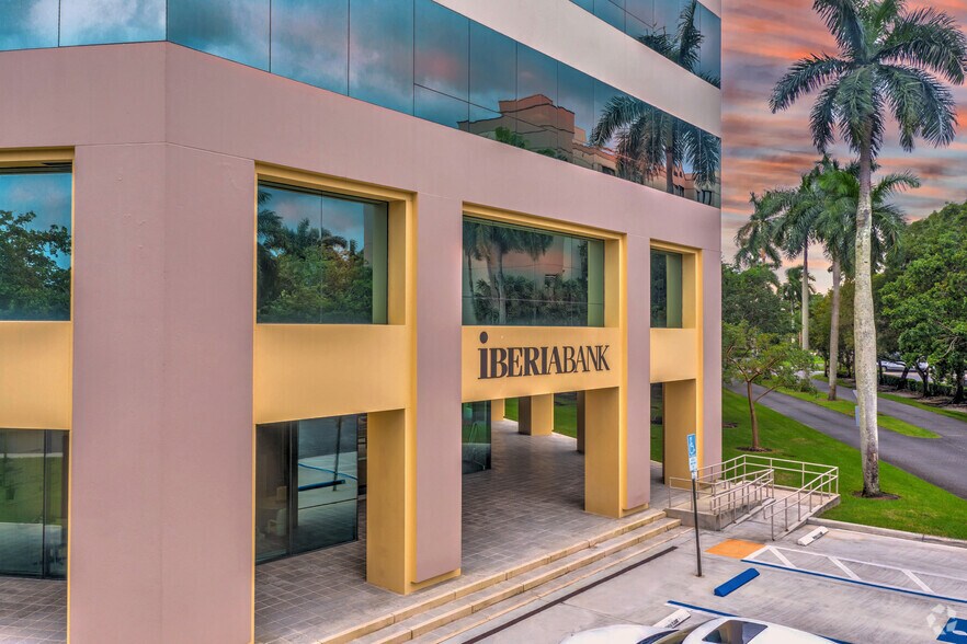 More Photos Of 150 S Pine Island Rd, Plantation Office For Lease