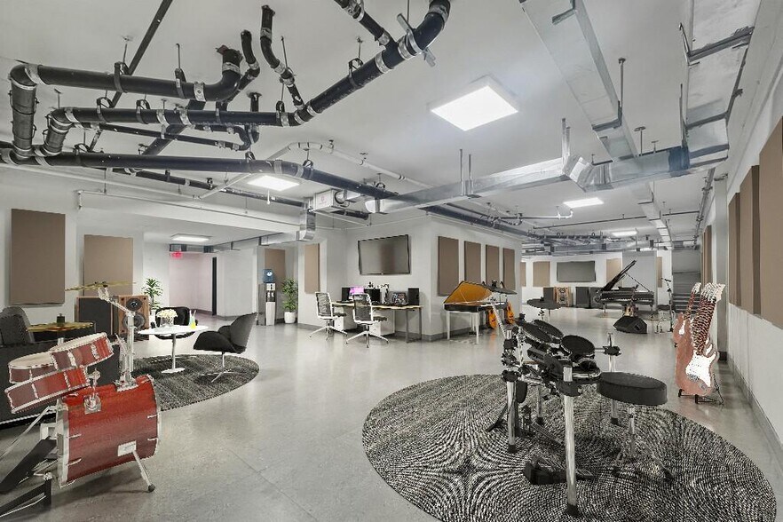 More Photos Of 310 W 144th St, New York Parking Garage For Lease