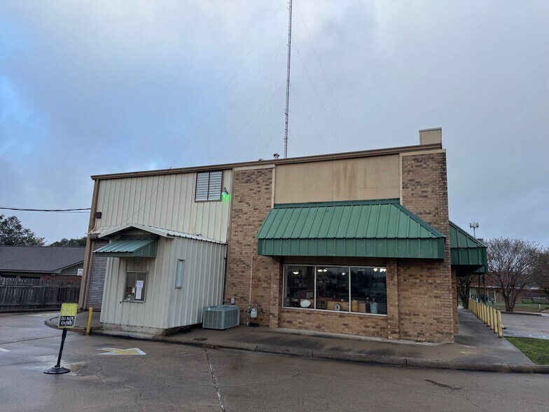 More Photos Of 1136 E Villa Maria Rd, Bryan General Retail For Lease