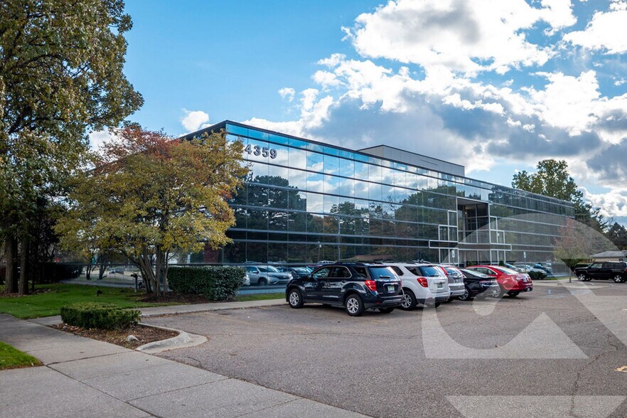 Primary Photo Of 24359 Northwestern Hwy, Southfield Office For Lease